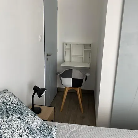 Et V I P * Sérignan