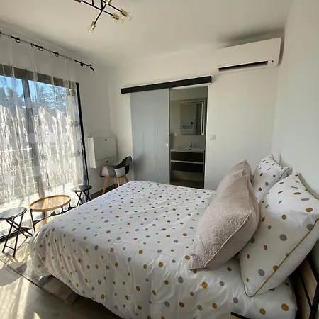 Et V I P * Sérignan